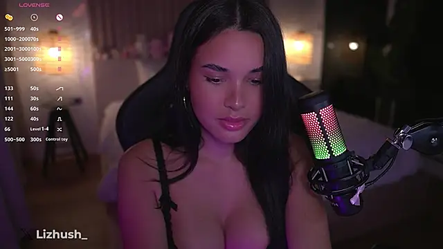 Snapshot of Lizhush_ chatting on 03-16-25, 06:01 Lizhush online show from 03-16-25, 06:01