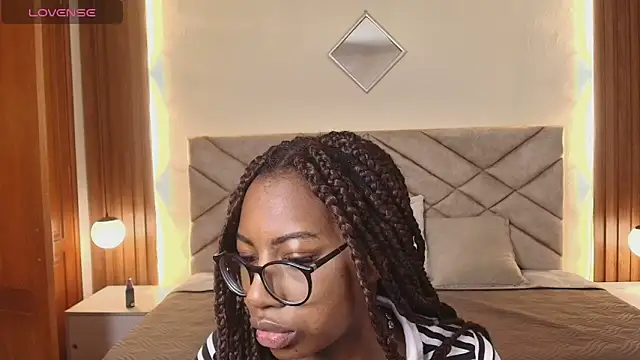 Snapshot of Raquel_jones chatting on 04-29-26, 01:37 Raquel jones online show from 04-29-26, 01:37