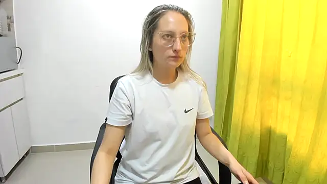 Snapshot of Adele_johnsonn1 chatting on 12-05-24, 02:44 Adele johnsonn1 online show from 12-05-24, 02:44