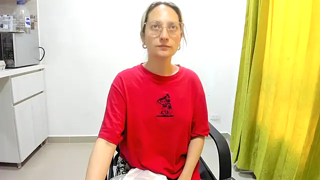 Snapshot of Adele_johnsonn1 chatting on 12-31-24, 01:52 Adele johnsonn1 online show from 12-31-24, 01:52