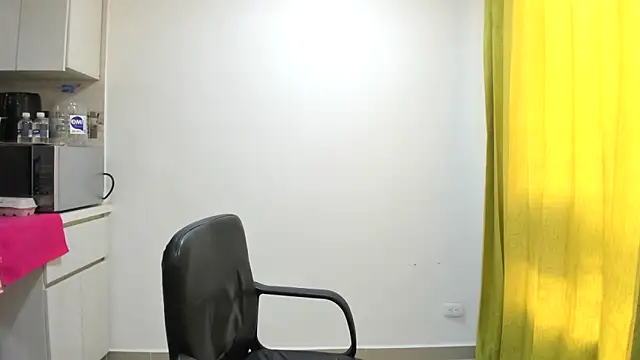 Snapshot of Adele_johnsonn1 chatting on 01-16-25, 06:27 Adele johnsonn1 online show from 01-16-25, 06:27