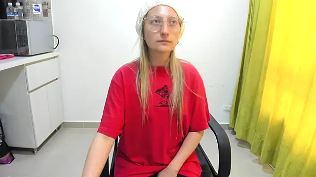 Snapshot of Adele_johnsonn1 chatting on 01-21-25, 06:12 Adele johnsonn1 online show from 01-21-25, 06:12