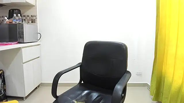 Snapshot of Adele_johnsonn1 chatting on 01-31-25, 02:17 Adele johnsonn1 online show from 01-31-25, 02:17
