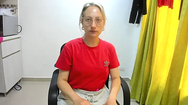 Snapshot of Adele_johnsonn1 chatting on 03-05-25, 02:34 Adele johnsonn1 online show from 03-05-25, 02:34