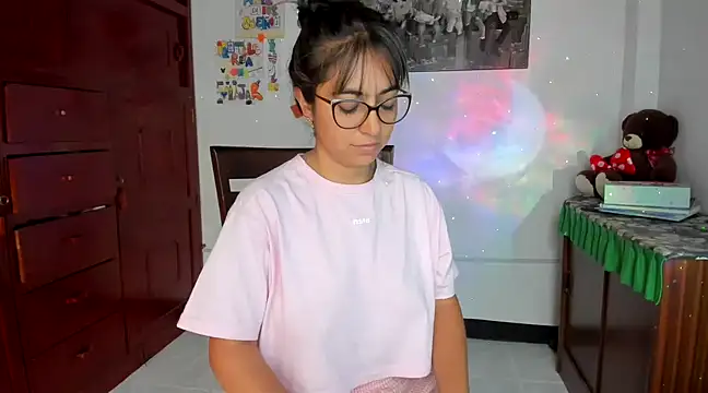 Isabellaa22 1 online show from 02-06-25, 03:09