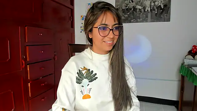 Isabellaa22 1 online show from 02-11-25, 06:01