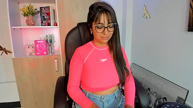 Isabellaa22 1 online show from 02-19-25, 03:16