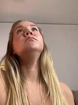 teasecake online show from 12-20-24, 04:42