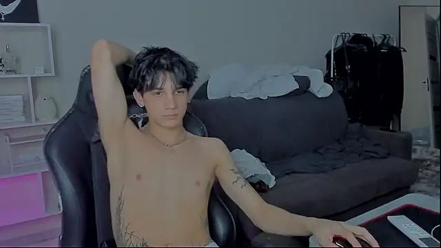 Snapshot of MarkBrowniii chatting on 12-01-24, 10:53 MarkBrowniii online show from 12-01-24, 10:53