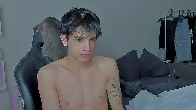 Snapshot of MarkBrowniii chatting on 12-06-24, 08:40 MarkBrowniii online show from 12-06-24, 08:40