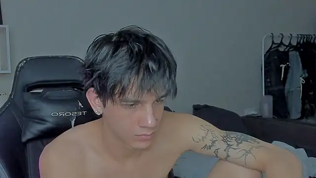 Snapshot of MarkBrowniii chatting on 12-12-24, 07:26 MarkBrowniii online show from 12-12-24, 07:26