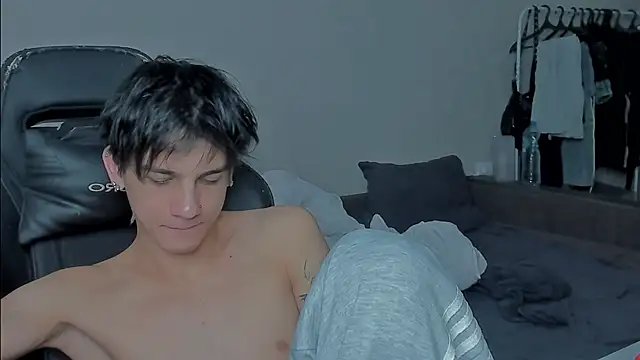 Snapshot of MarkBrowniii chatting on 12-20-24, 08:12 MarkBrowniii online show from 12-20-24, 08:12