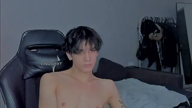 Snapshot of MarkBrowniii chatting on 01-15-25, 08:26 MarkBrowniii online show from 01-15-25, 08:26