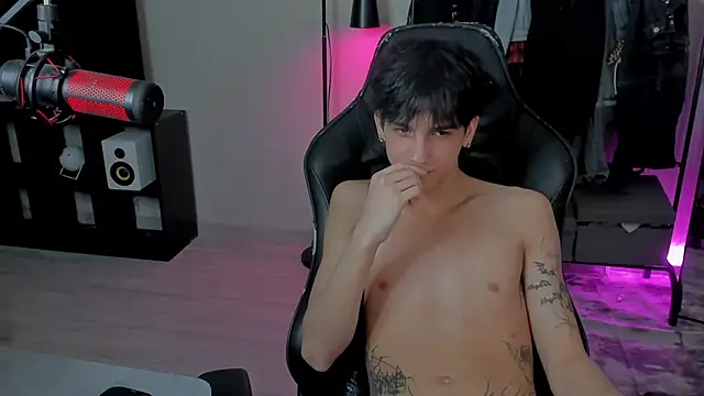 Snapshot of MarkBrowniii chatting on 01-31-25, 09:48 MarkBrowniii online show from 01-31-25, 09:48