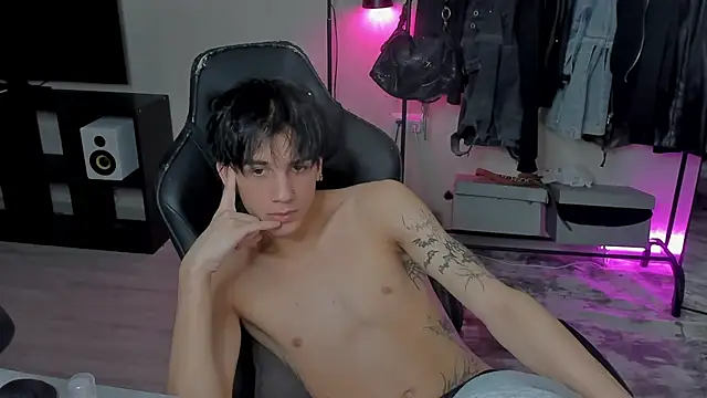 Snapshot of MarkBrowniii chatting on 02-17-25, 09:08 MarkBrowniii online show from 02-17-25, 09:08