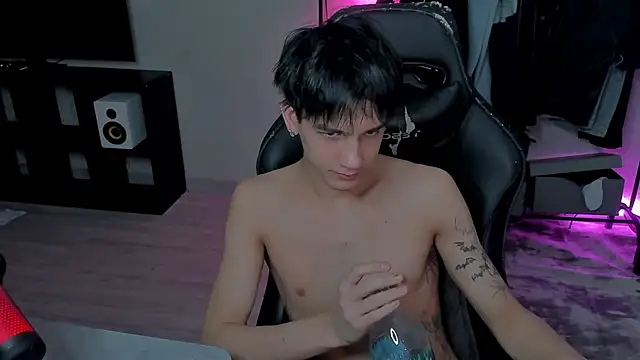 Snapshot of MarkBrowniii chatting on 02-23-25, 11:25 MarkBrowniii online show from 02-23-25, 11:25