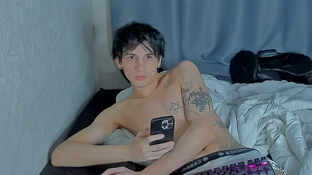 Snapshot of MarkBrowniii chatting on 11-04-25, 06:56 MarkBrowniii online show from 11-04-25, 06:56