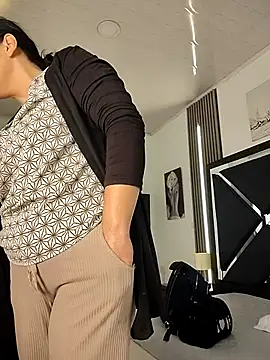 Natasha milf   online show from 12-03-25, 12:47