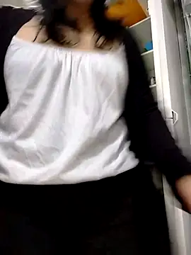 Natasha milf   online show from 04-18-26, 12:42