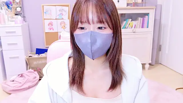 Yui-Ch online show from 01-21-25, 11:46