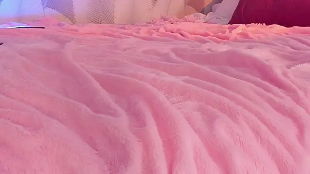 Snapshot of CrystalRey chatting on 03-06-25, 08:19 CrystalRey online show from 03-06-25, 08:19