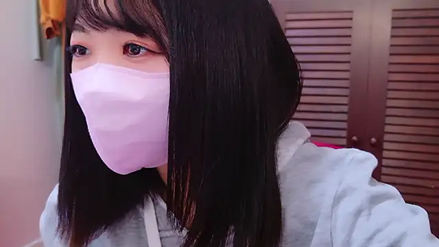 Snapshot of Minami_San chatting on 09-13-25, 05:57 Minami San online show from 09-13-25, 05:57