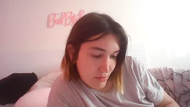 Snapshot of Icy__Diamond chatting on 04-20-26, 12:08 Icy Diamond online show from 04-20-26, 12:08