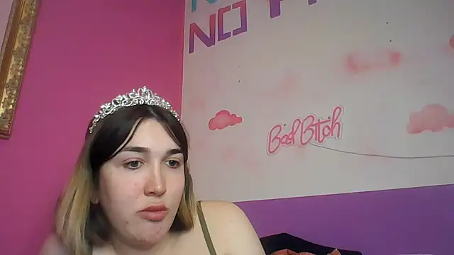 Snapshot of Icy__Diamond chatting on 05-14-26, 08:15 Icy Diamond online show from 05-14-26, 08:15