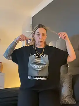 blondebitch2 online show from 01-14-25, 02:32