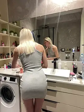 LuisaBecker online show from 02-27-25, 04:21