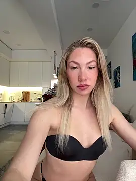 LuisaBecker online show from 03-06-26, 12:56