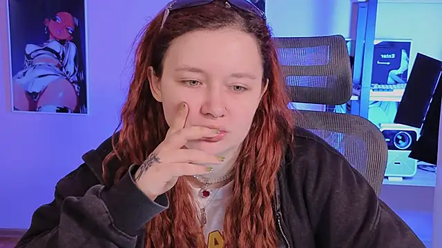 carolina elf online show from 11-18-25, 01:04