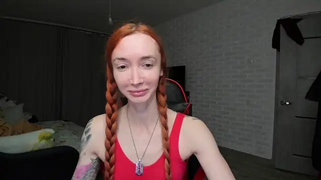 Roxy Silver online show from 12-16-25, 06:46