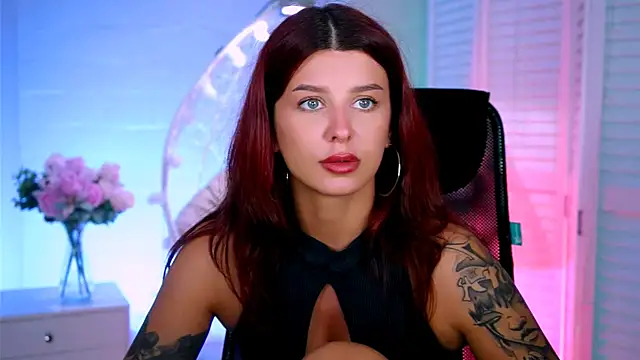 NicoleMun online show from 11-12-25, 12:27