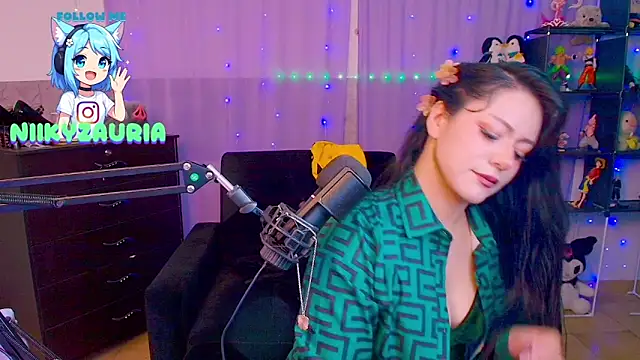  niiky online show from 12-01-25, 04:12