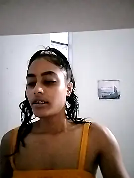 cleopatra-phaedra online show from 10-31-25, 04:30