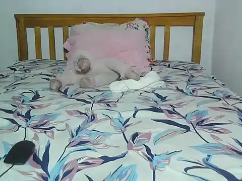 Snapshot of queen_boobilicious_ chatting on 11-22-25, 08:52 queen boobilicious online show from 11-22-25, 08:52