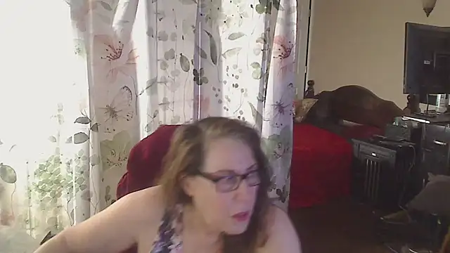 Snapshot of Ireallysquirt chatting on 06-06-26, 04:06 Ireallysquirt online show from 06-06-26, 04:06
