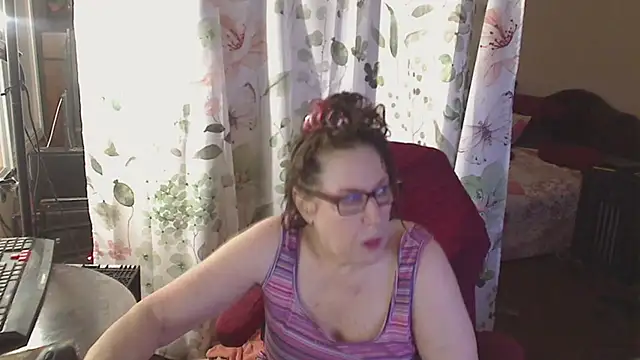 Snapshot of Ireallysquirt chatting on 07-01-26, 04:14 Ireallysquirt online show from 07-01-26, 04:14