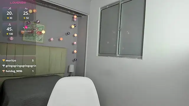 Snapshot of ema_saenz chatting on 03-19-25, 09:58 ema saenz online show from 03-19-25, 09:58