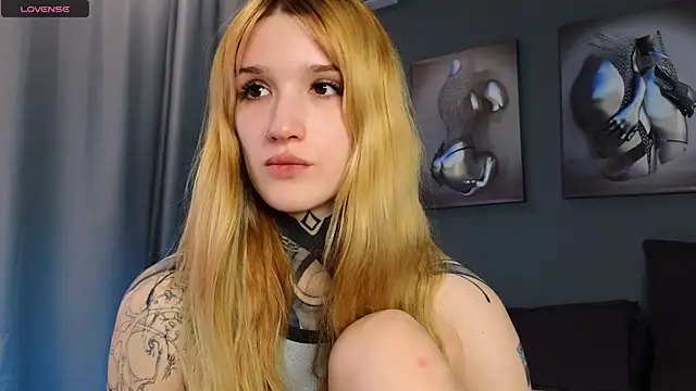 SophieInkk online show from 03-03-25, 09:05