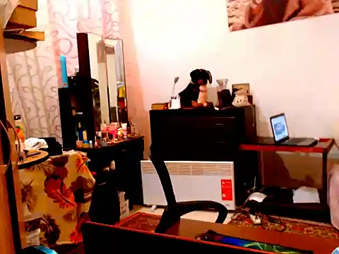 Snapshot of Natali7634 chatting on 02-17-25, 06:42 Natali7634 online show from 02-17-25, 06:42