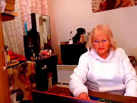 Snapshot of Natali7634 chatting on 02-18-25, 03:54 Natali7634 online show from 02-18-25, 03:54
