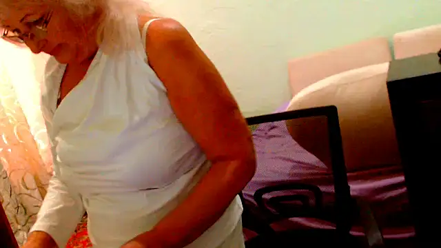 Snapshot of Natali7634 chatting on 10-19-25, 09:32 Natali7634 online show from 10-19-25, 09:32