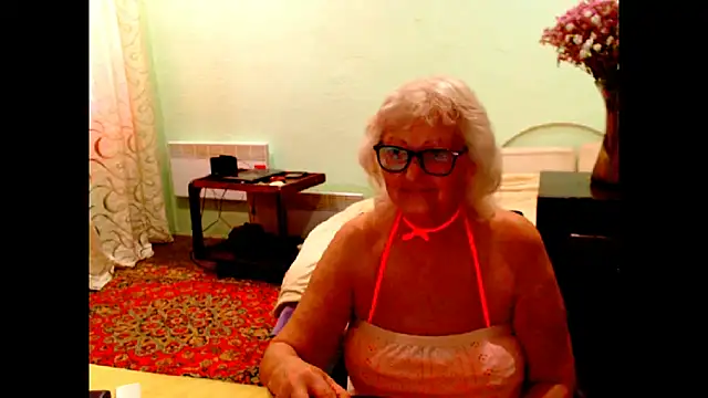 Snapshot of Natali7634 chatting on 06-12-26, 05:28 Natali7634 online show from 06-12-26, 05:28