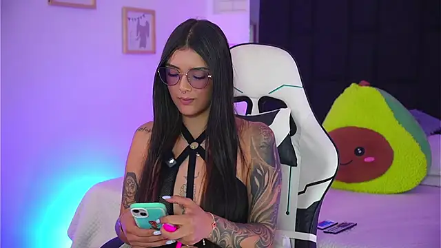 Marianamonroe  online show from 04-01-26, 07:00