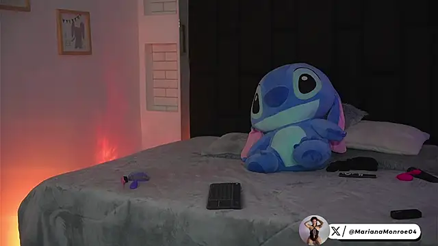 Snapshot of Marianamonroe_ chatting on 07-03-26, 12:00 Marianamonroe online show from 07-03-26, 12:00