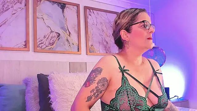 ValeryHart1 online show from 03-11-25, 12:06