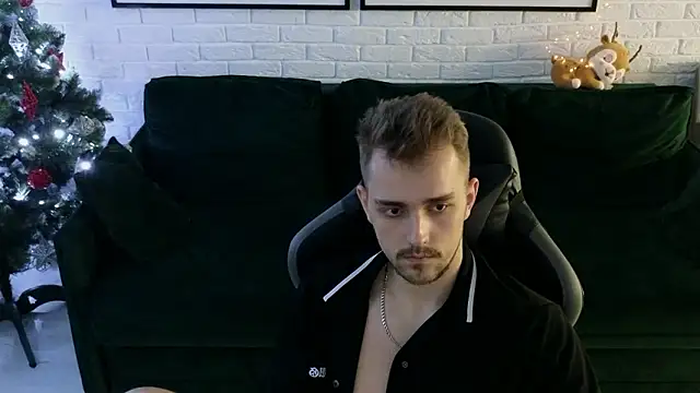 Snapshot of Larstar01 chatting on 12-06-24, 04:36 Larstar01 online show from 12-06-24, 04:36