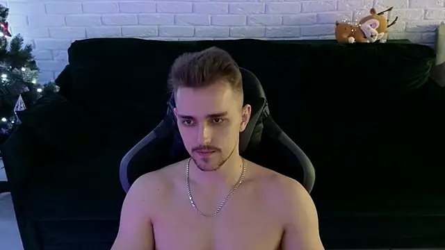 Snapshot of Larstar01 chatting on 12-23-24, 05:28 Larstar01 online show from 12-23-24, 05:28